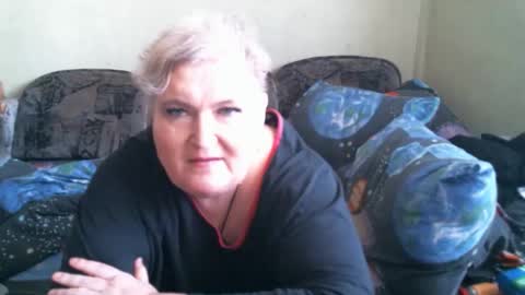 lanacat555 online show from April 17, 2026, 6:16 am