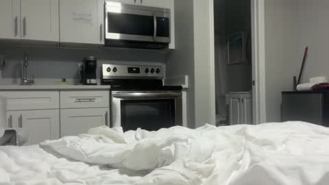 lanademira online show from February 4, 2026, 12:05 am