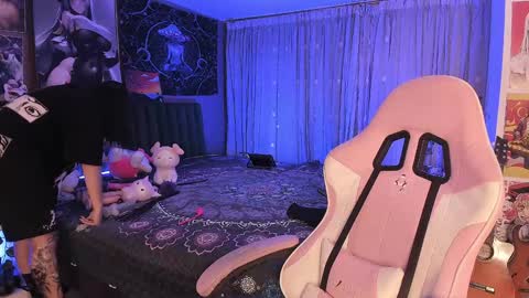 L A N A  online show from January 10, 2025, 11:29 pm