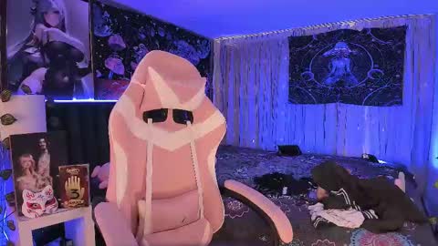 L A N A  online show from March 4, 2025, 8:05 pm