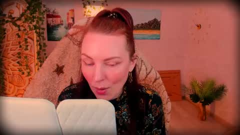 Snapshot of lanaradiance chatting on June 4, 2026, 10:10 am Lana Radiance online show from June 4, 2026, 10:10 am