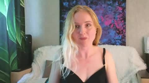 Snapshot of lanavismith chatting on July 20, 2026, 11:45 am LanaviSmith online show from July 20, 2026, 11:45 am