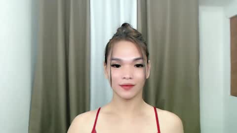 lanawyatt_ online show from February 13, 2025, 8:13 pm