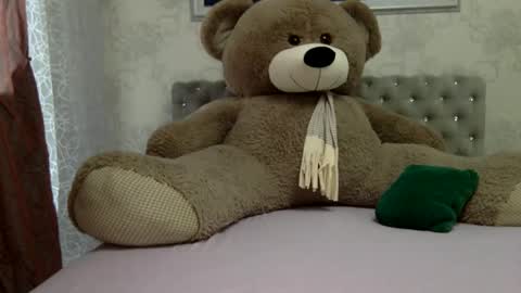 langoria online show from September 22, 2025, 2:30 pm