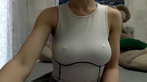 langoria online show from October 7, 2025, 12:35 pm