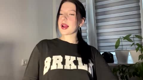 Sarah online show from February 17, 2026, 2:13 pm