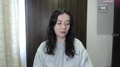 Lanna online show from October 28, 2025, 1:03 pm