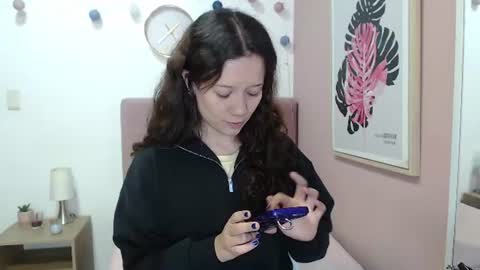 Snapshot of lanna_mills chatting on June 10, 2026, 1:21 pm Lanna online show from June 10, 2026, 1:21 pm