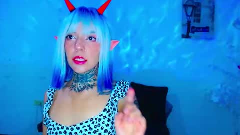 LANNIE   online show from September 13, 2025, 8:08 pm