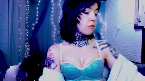 LANNIE   online show from March 19, 2026, 3:49 pm