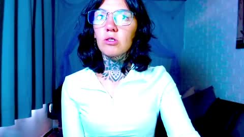 LANNIE   online show from April 1, 2026, 6:38 pm