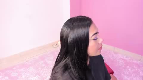 lapeligrosa_ online show from January 20, 2025, 12:18 pm