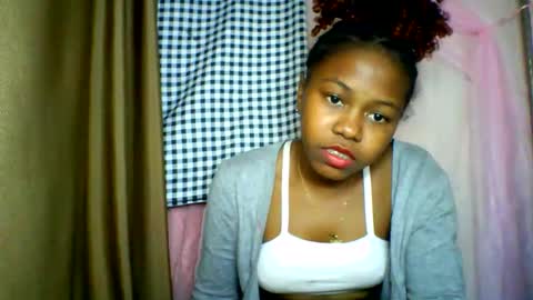 Snapshot of lara_belle chatting on June 9, 2026, 3:56 pm lara_belle online show from June 9, 2026, 3:56 pm