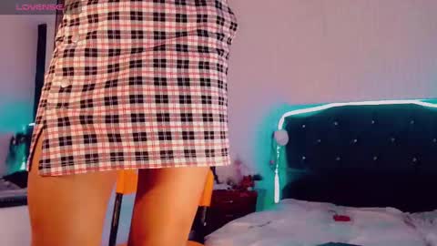 Lara Brunette  online show from December 4, 2024, 12:03 pm