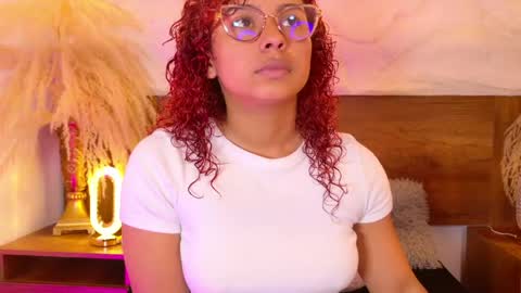 lara_curly online show from April 13, 2026, 10:10 am