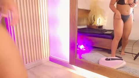lara_curly online show from April 20, 2026, 10:51 am