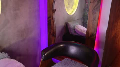 lara_curly online show from July 14, 2026, 10:09 am