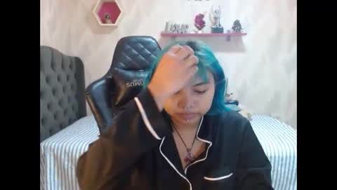 Snapshot of lara_jean23 chatting on October 26, 2025, 5:52 pm Lara online show from October 26, 2025, 5:52 pm