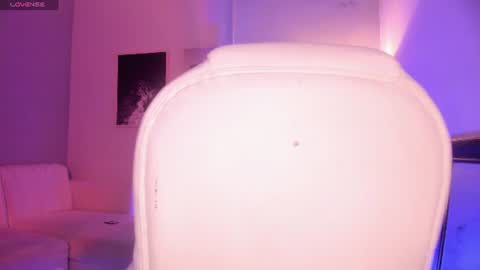 Snapshot of lara_madisson chatting on July 23, 2026, 6:33 am Lara Madisson online show from July 23, 2026, 6:33 am