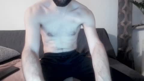 laraaan online show from February 2, 2025, 4:54 pm