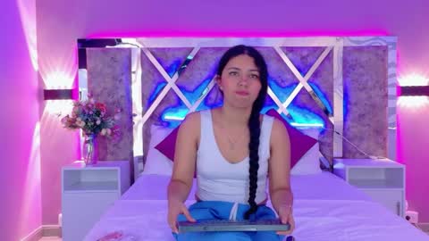 Snapshot of larabrook chatting on April 13, 2026, 7:41 pm Lara online show from April 13, 2026, 7:41 pm