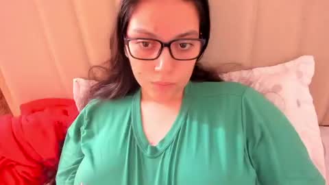 Snapshot of laracamille chatting on April 21, 2026, 3:28 pm lara online show from April 21, 2026, 3:28 pm