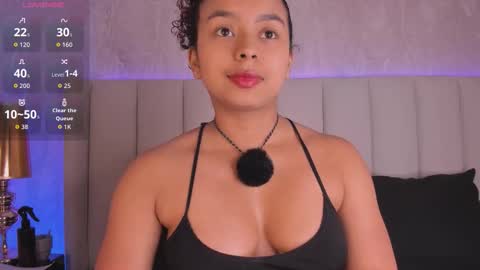 Snapshot of laracurls chatting on November 12, 2025, 11:32 am online show from November 12, 2025, 11:32 am