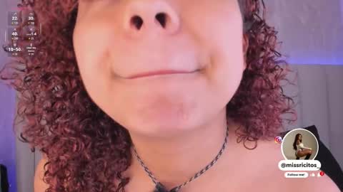 Snapshot of laracurls chatting on November 18, 2025, 11:47 am online show from November 18, 2025, 11:47 am