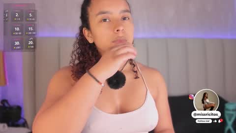 Snapshot of laracurls chatting on November 26, 2025, 11:55 am online show from November 26, 2025, 11:55 am