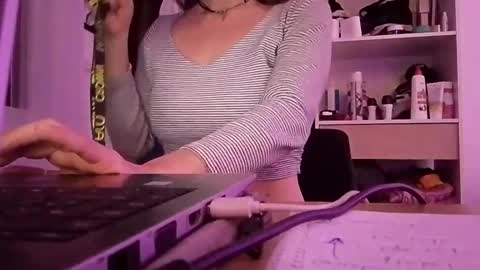 larafox22 online show from April 10, 2026, 8:57 pm