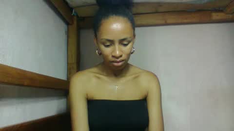 Snapshot of larah98 chatting on March 3, 2026, 6:52 am larah98 online show from March 3, 2026, 6:52 am