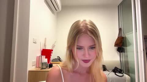 Stella online show from February 5, 2026, 10:09 am