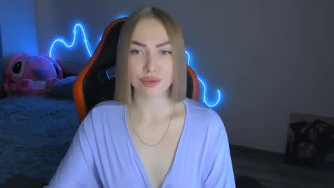 LaraKrein lk online show from April 5, 2026, 2:14 pm