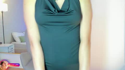 Lara  online show from November 28, 2025, 1:25 pm