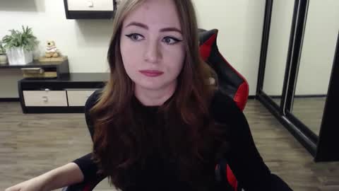 Snapshot of laralianna chatting on September 22, 2025, 11:45 am Laralianna online show from September 22, 2025, 11:45 am