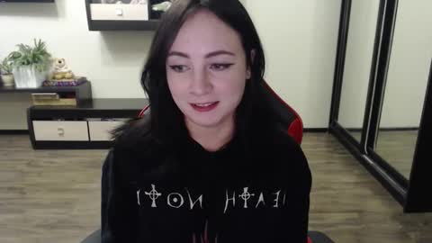 Snapshot of laralianna chatting on October 4, 2025, 5:44 pm Laralianna online show from October 4, 2025, 5:44 pm