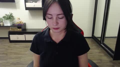 Snapshot of laralianna chatting on October 8, 2025, 2:25 pm Laralianna online show from October 8, 2025, 2:25 pm