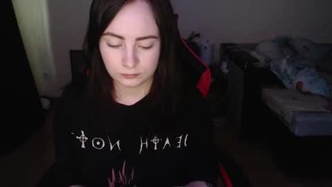 Snapshot of laralianna chatting on December 18, 2025, 10:43 am Laralianna online show from December 18, 2025, 10:43 am