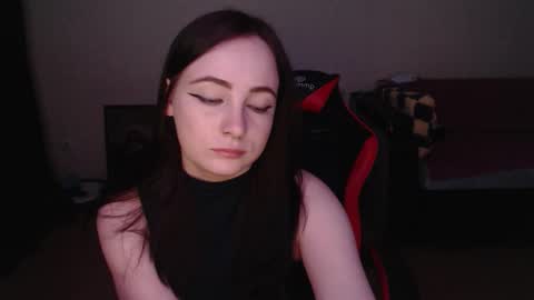 Laralianna online show from March 25, 2026, 5:52 pm