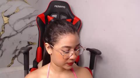 laralmanza online show from March 9, 2026, 3:05 pm