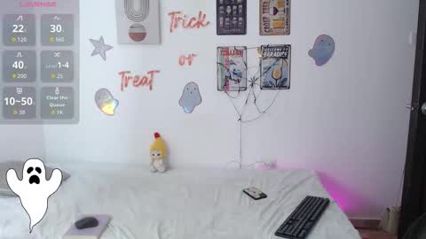 laramucci online show from October 9, 2025, 7:45 pm