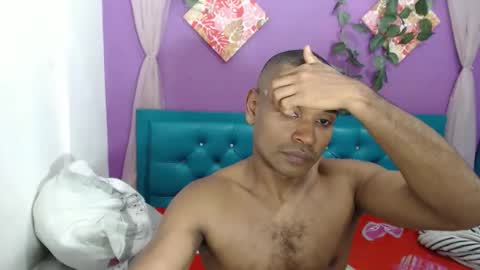 Snapshot of larenz_tate chatting on June 5, 2026, 12:17 am larenz_tate online show from June 5, 2026, 12:17 am