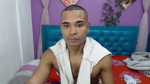 Snapshot of larenz_tate chatting on June 5, 2026, 8:42 am larenz_tate online show from June 5, 2026, 8:42 am