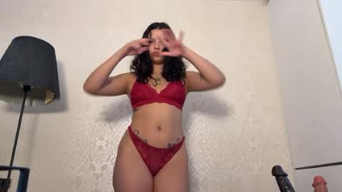 Snapshot of larirossi chatting on June 27, 2026, 2:01 pm Rossi angel online show from June 27, 2026, 2:01 pm