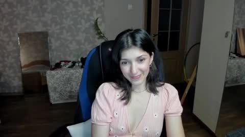 Larisa online show from October 7, 2025, 7:44 pm