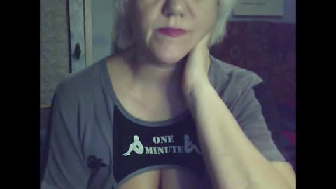 larisaq4ugo24 online show from January 10, 2025, 9:20 pm
