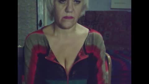 larisaq4ugo24 online show from January 15, 2025, 10:13 pm