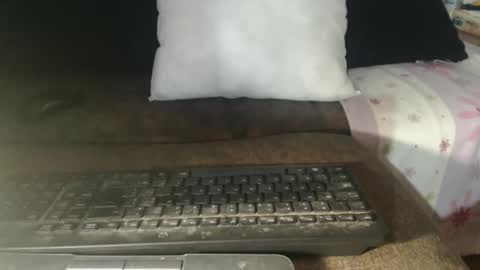 Lariss online show from April 19, 2026, 5:23 pm