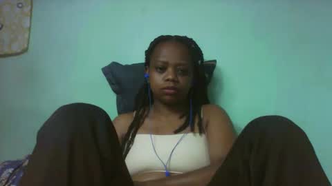 larissa645771 online show from September 16, 2025, 7:15 pm