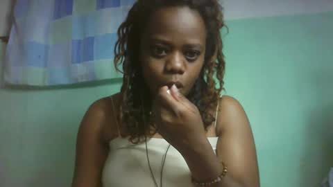 larissa645771 online show from November 8, 2025, 6:40 pm